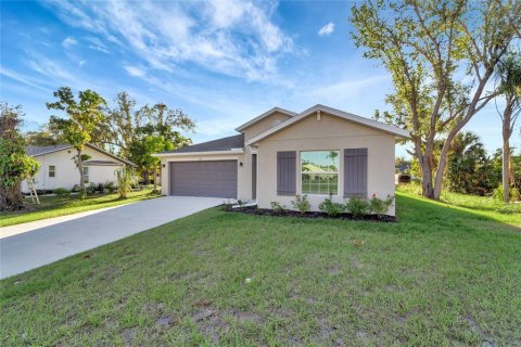 Villa ou maison à Port Charlotte, Floride 4 chambres, 180.32 m2 № 2272873