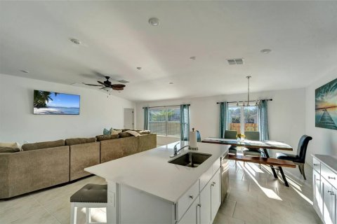 Villa ou maison à vendre à Port Charlotte, Floride: 4 chambres, 180.32 m2 № 2272873 - photo 13