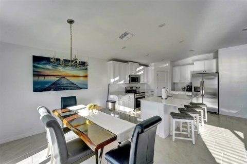 Villa ou maison à vendre à Port Charlotte, Floride: 4 chambres, 180.32 m2 № 2272873 - photo 17