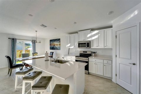 Villa ou maison à vendre à Port Charlotte, Floride: 4 chambres, 180.32 m2 № 2272873 - photo 10