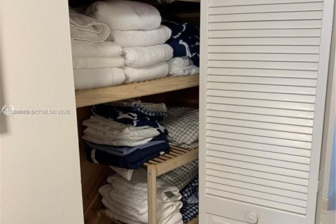 Condo in Lauderdale-by-the-Sea, Florida, 3 bedrooms  № 2068695 - photo 9