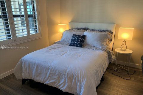 Condo in Lauderdale-by-the-Sea, Florida, 3 bedrooms  № 2068695 - photo 10