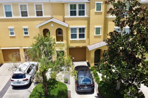 Townhouse in Lakewood Ranch, Florida 2 bedrooms, 101.45 sq.m. № 1847910 - photo 1