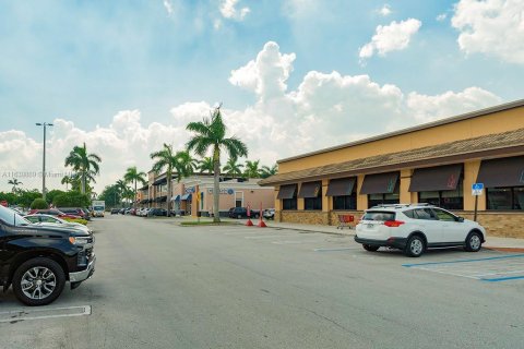 Propiedad comercial en venta en Miami, Florida № 1763519 - foto 20