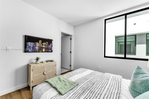 Townhouse in Miami, Florida 3 bedrooms, 174.66 sq.m. № 1941913 - photo 27