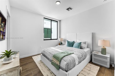 Townhouse in Miami, Florida 3 bedrooms, 174.66 sq.m. № 1941913 - photo 26