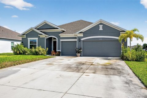 House in Sebastian, Florida 4 bedrooms, 222.59 sq.m. № 1912577 - photo 4