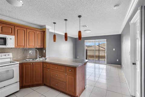 Снять в аренду кондоминиум в Хайалиа Гарденс, Флорида 2 спальни, 102.19м2, № 2004565 - фото 3