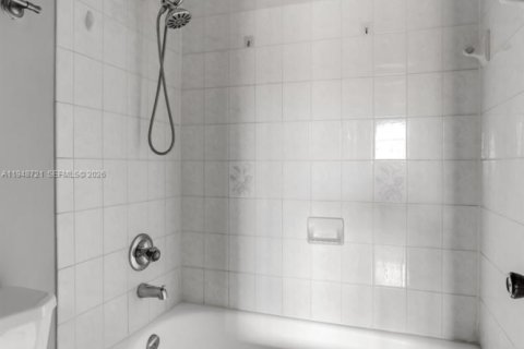 Снять в аренду кондоминиум в Хайалиа Гарденс, Флорида 2 спальни, 102.19м2, № 2004565 - фото 11