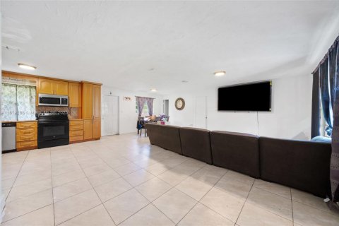 Купить виллу или дом в Майами, Флорида 4 спальни, 129.32м2, № 1898065 - фото 6