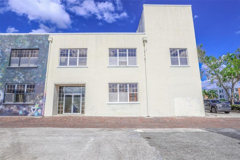 Commercial property in Lakeland, Florida 1546.82 sq.m. № 1886087 - photo 8