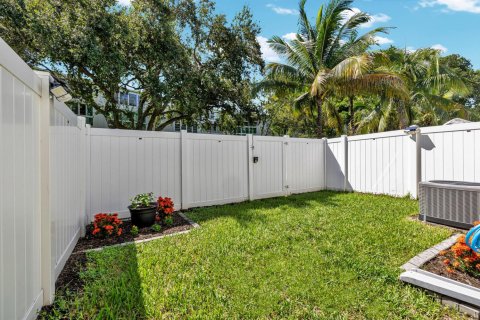 Touwnhouse à vendre à Deerfield Beach, Floride: 3 chambres, 166.02 m2 № 2407943 - photo 23