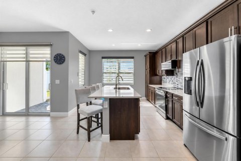 Touwnhouse à vendre à Deerfield Beach, Floride: 3 chambres, 166.02 m2 № 2407943 - photo 6