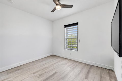 Touwnhouse à vendre à Deerfield Beach, Floride: 3 chambres, 166.02 m2 № 2407943 - photo 13