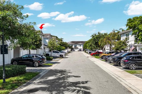 Touwnhouse à vendre à Deerfield Beach, Floride: 3 chambres, 166.02 m2 № 2407943 - photo 30