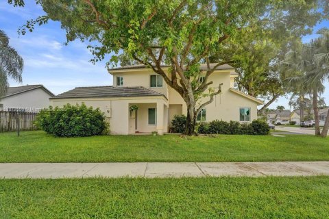House in Davie, Florida 3 bedrooms, 155.05 sq.m. № 1922578 - photo 3