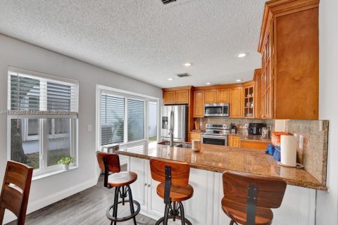 House in Davie, Florida 3 bedrooms, 155.05 sq.m. № 1922578 - photo 29
