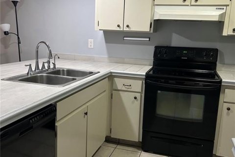 Condominio en alquiler en Pinellas Park, Florida, 2 dormitorios, 90.12 m2 № 2101762 - foto 4