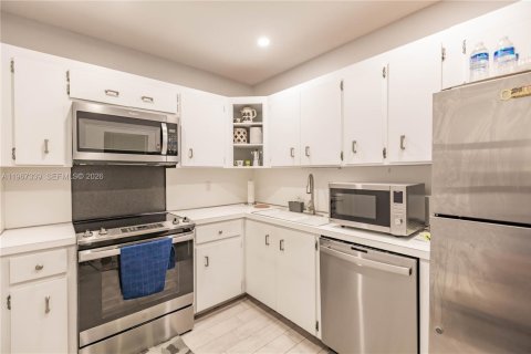 Снять в аренду кондоминиум в Форт-Лодердейл, Флорида 2 спальни, 102.19м2, № 2029671 - фото 7