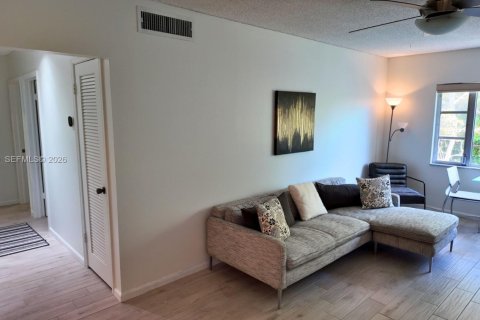 Снять в аренду кондоминиум в Форт-Лодердейл, Флорида 2 спальни, 102.19м2, № 2029671 - фото 9