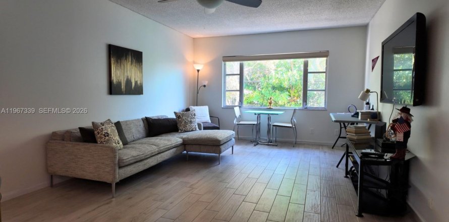 Кондоминиум с 2 спальнями в Форт-Лодердейл, Флорида № 2029671