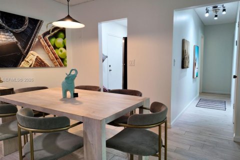 Снять в аренду кондоминиум в Форт-Лодердейл, Флорида 2 спальни, 102.19м2, № 2029671 - фото 8