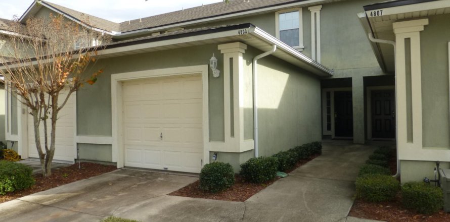 House in Jacksonville, Florida 2 bedrooms, 107.12 sq.m. № 889659