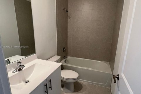 Купить таунхаус в Майами, Флорида 3 спальни, 138.98м2, № 2035639 - фото 15