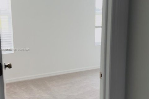 Townhouse in Fort Myers, Florida 3 bedrooms № 1994776 - photo 12