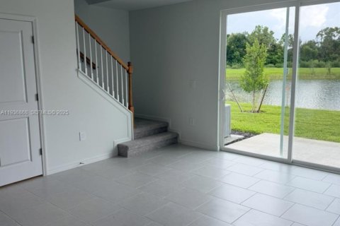 Townhouse in Fort Myers, Florida 3 bedrooms № 1994776 - photo 10