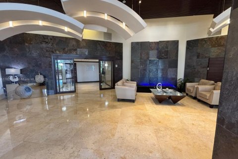 Condo in Aventura, Florida, 1 bedroom  № 1938059 - photo 15