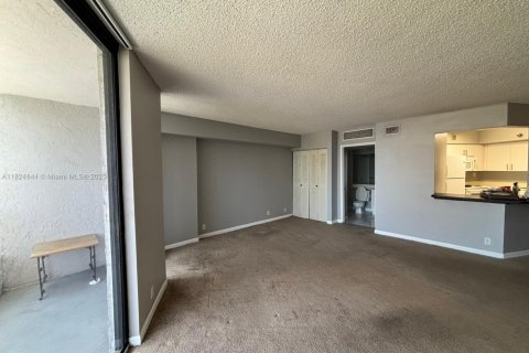 Condominio en alquiler en Aventura, Florida, 1 dormitorio, 102.56 m2 № 1938059 - foto 2