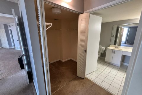 Condo in Aventura, Florida, 1 bedroom  № 1938059 - photo 7