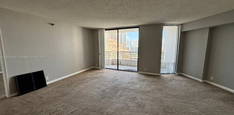 Condo in Aventura, Florida, 1 bedroom № 1938059