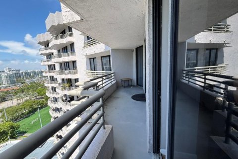 Condo in Aventura, Florida, 1 bedroom  № 1938059 - photo 4