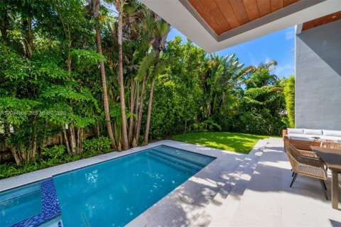 Casa en venta en Key Biscayne, Florida, 7 dormitorios, 424.1 m2 № 2177978 - foto 8