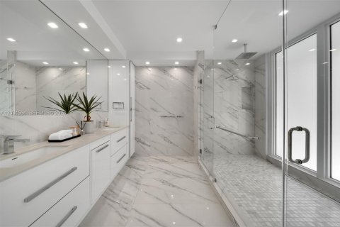 Casa en venta en Key Biscayne, Florida, 7 dormitorios, 424.1 m2 № 2177978 - foto 25