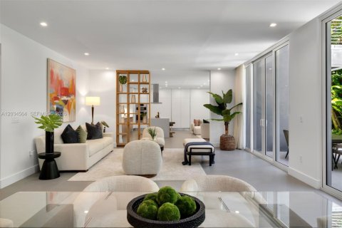 Casa en venta en Key Biscayne, Florida, 7 dormitorios, 424.1 m2 № 2177978 - foto 4