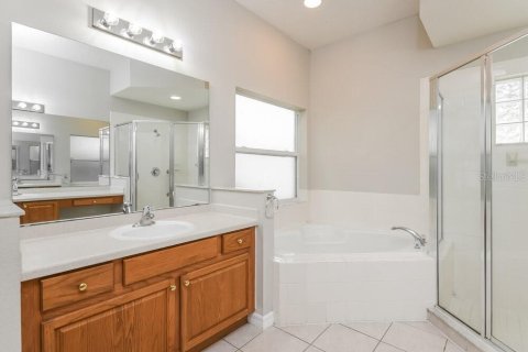 House in Tavares, Florida 3 bedrooms, 168.9 sq.m. № 1914532 - photo 12