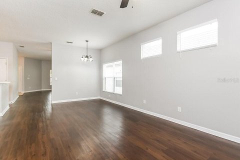 House in Tavares, Florida 3 bedrooms, 168.9 sq.m. № 1914532 - photo 6