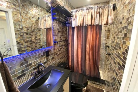 Commercial property in Dania Beach, Florida 1 bedroom, 105.35 sq.m. № 2006923 - photo 6