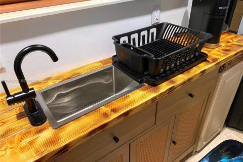 Commercial property in Dania Beach, Florida 1 bedroom, 105.35 sq.m. № 2006923