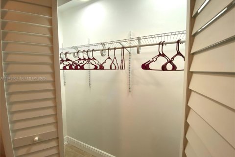 Commercial property in Dania Beach, Florida 1 bedroom, 105.35 sq.m. № 2006923 - photo 7