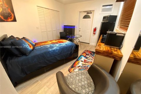 Commercial property in Dania Beach, Florida 1 bedroom, 105.35 sq.m. № 2006923 - photo 4