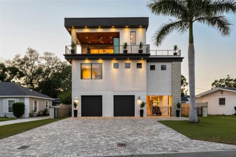Casa en venta en Tampa, Florida, 3 dormitorios, 273.32 m2 № 1651201 - foto 2