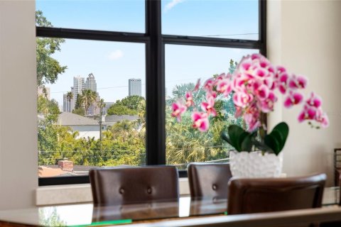 Casa en venta en Tampa, Florida, 3 dormitorios, 273.32 m2 № 1651201 - foto 13