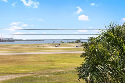 Casa en venta en Tampa, Florida, 3 dormitorios, 273.32 m2 № 1651201 - foto 19