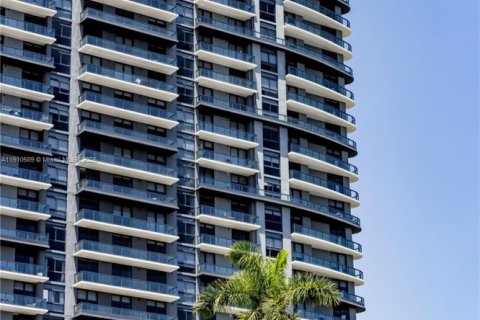 Copropriété à vendre à Hallandale Beach, Floride: 1 chambre, 73980.86 m2 № 1966788 - photo 7