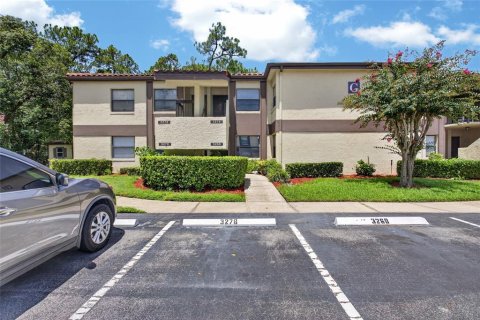 Condo in Orlando, Florida, 2 bedrooms № 2225050 - photo 20
