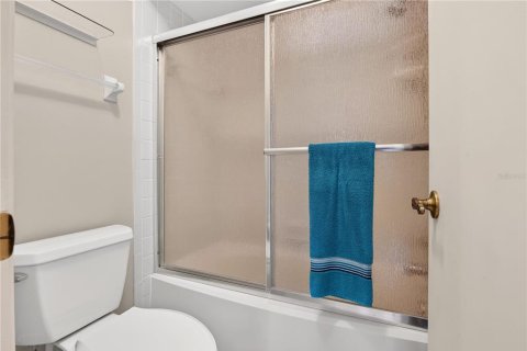 Condo in Orlando, Florida, 2 bedrooms № 2225050 - photo 15